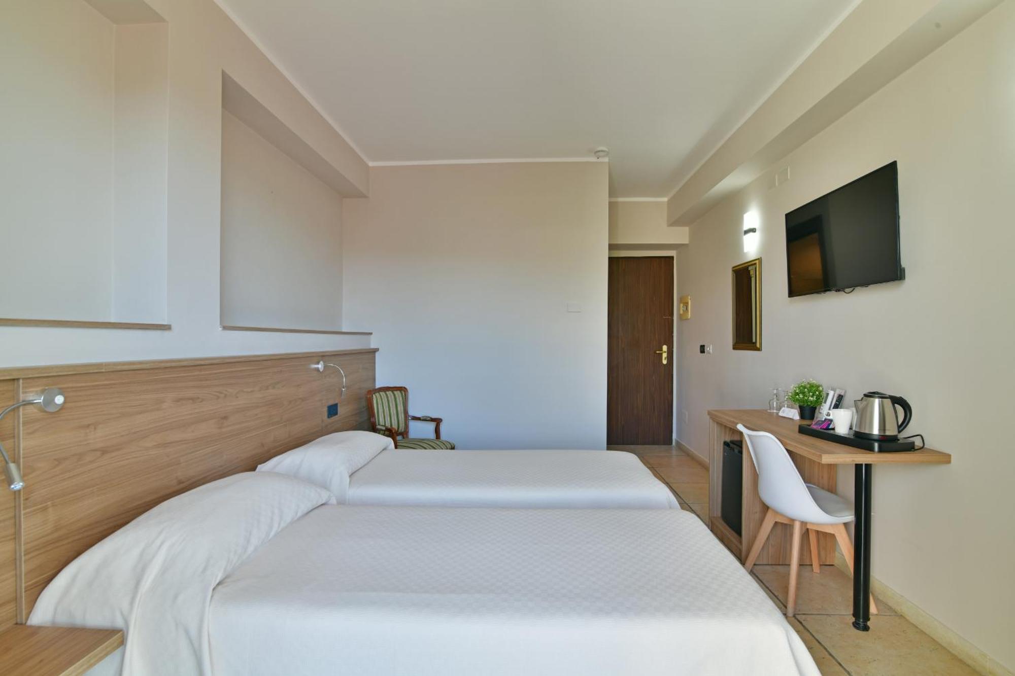 Hotel & Apartments Villa Linda Giardini-Naxos Kültér fotó