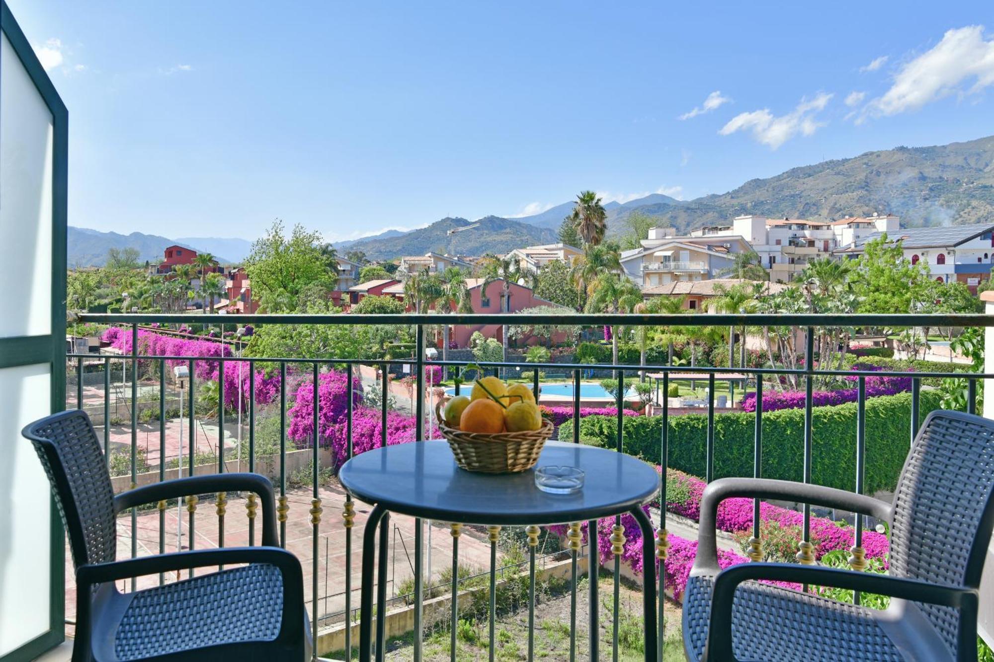 Hotel & Apartments Villa Linda Giardini-Naxos Kültér fotó