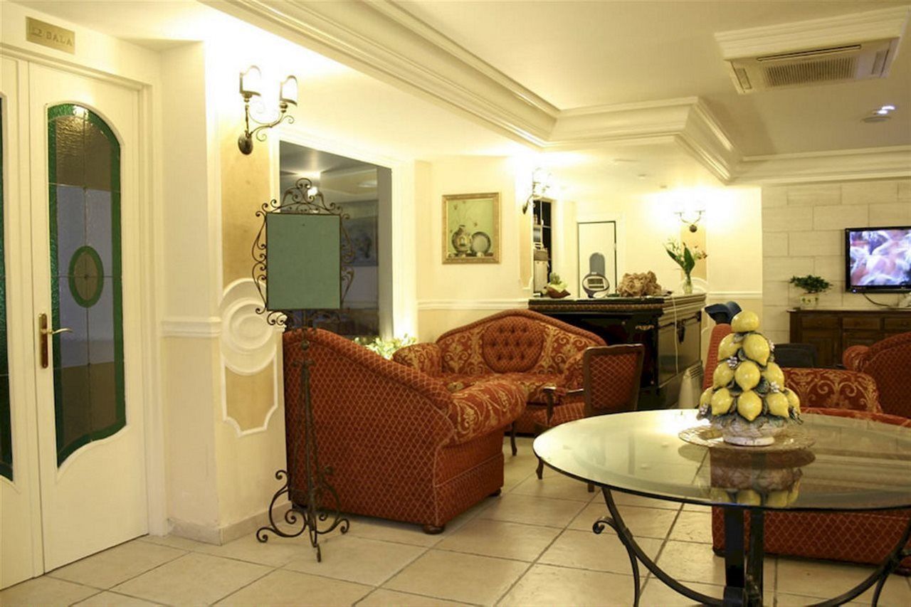 Hotel & Apartments Villa Linda Giardini-Naxos Kültér fotó